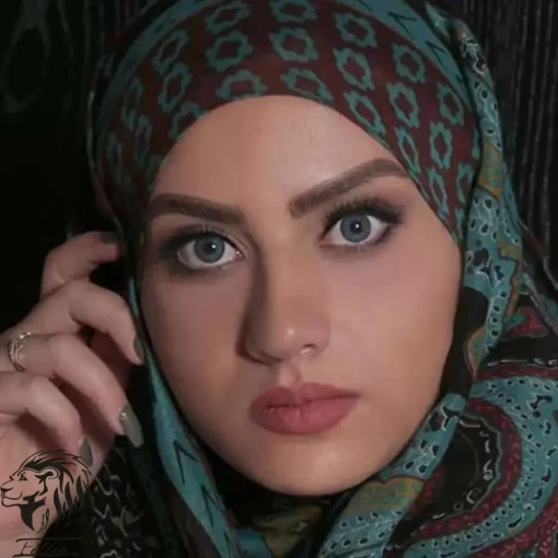 لنز چشم آبی