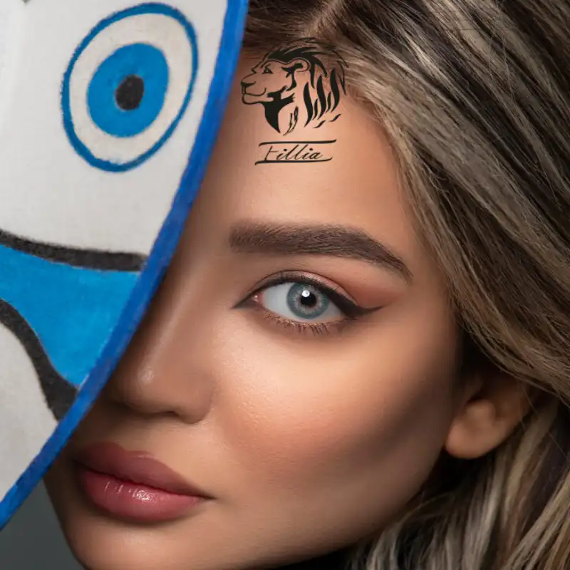 لنز چشم آبی
